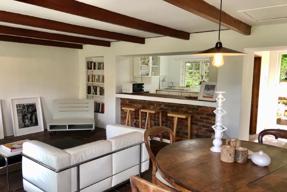 Cottage let in Constantia, Cape Town - RBL1704742 Cottage let in Constantia, Cape Town - RBL1704742