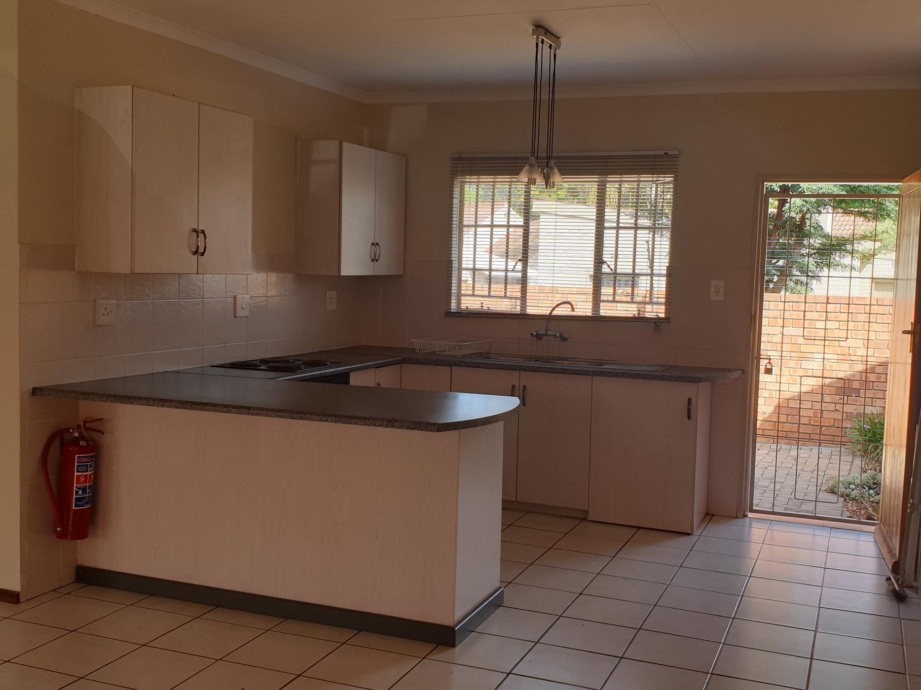 Townhouse for sale in Bendor Park - 1PS1716884