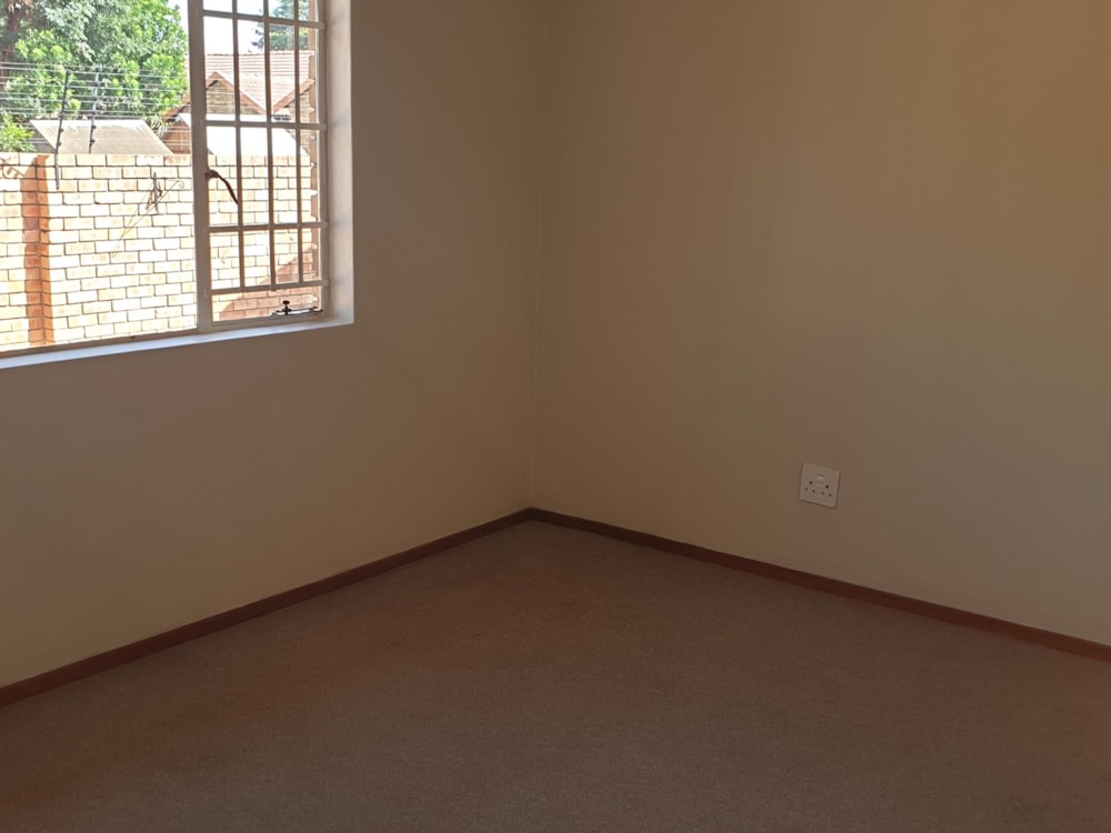 Townhouse for sale in Bendor Park - 1PS1716884 Townhouse for sale in Bendor Park - 1PS1716884