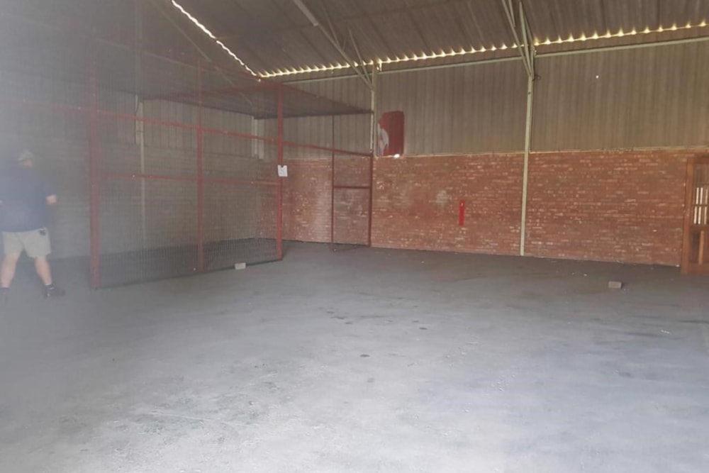 Commercial industrial property to rent in Ashburnham - 1KJ1732103