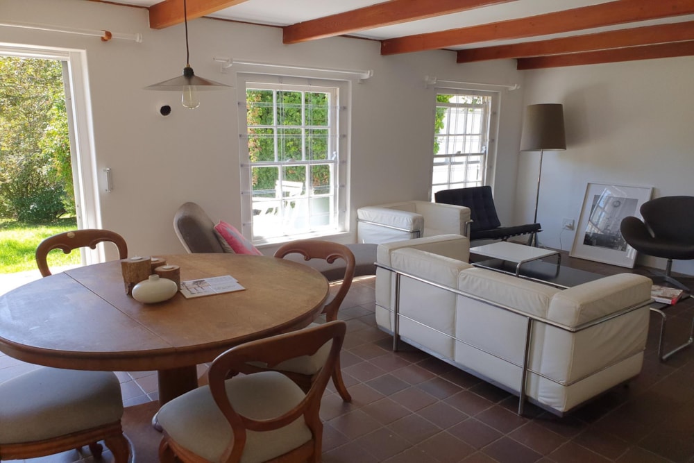 Cottage let in Constantia, Cape Town - RBL1704742 Cottage let in Constantia, Cape Town - RBL1704742