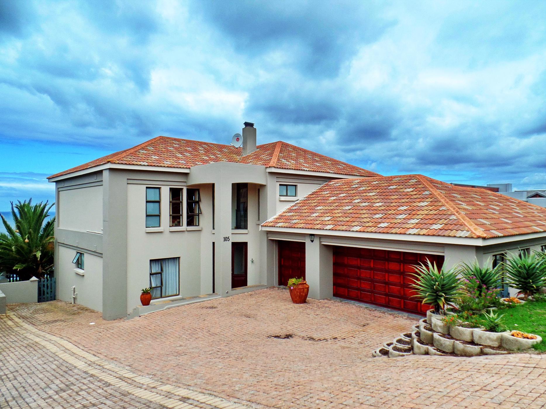 House let in Mossel Bay Golf Estate - 1MB1703465