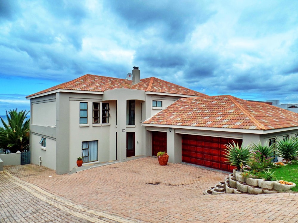 House let in Mossel Bay Golf Estate - 1MB1703465 House let in Mossel Bay Golf Estate - 1MB1703465