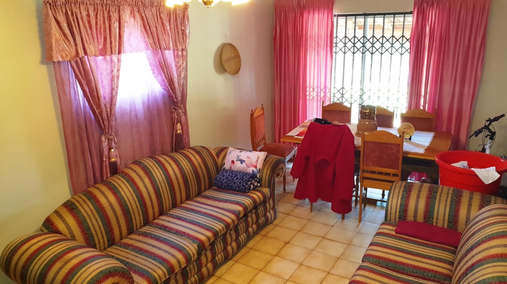 House let in Lydenburg (Mashishing) - 1LY1682630 House let in Lydenburg (Mashishing) - 1LY1682630