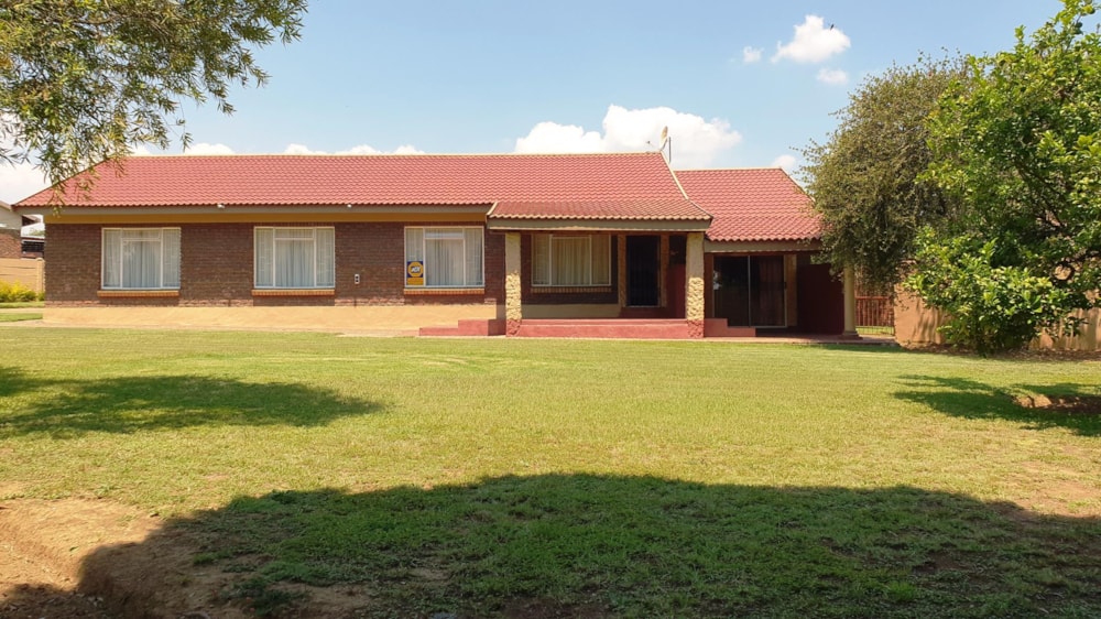 House let in Lydenburg (Mashishing) - 1LY1682630 House let in Lydenburg (Mashishing) - 1LY1682630