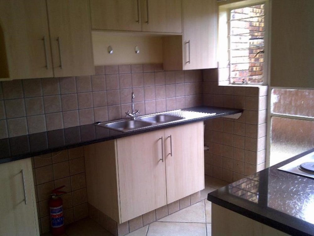 Townhouse to rent in Selcourt - 1SP1730137