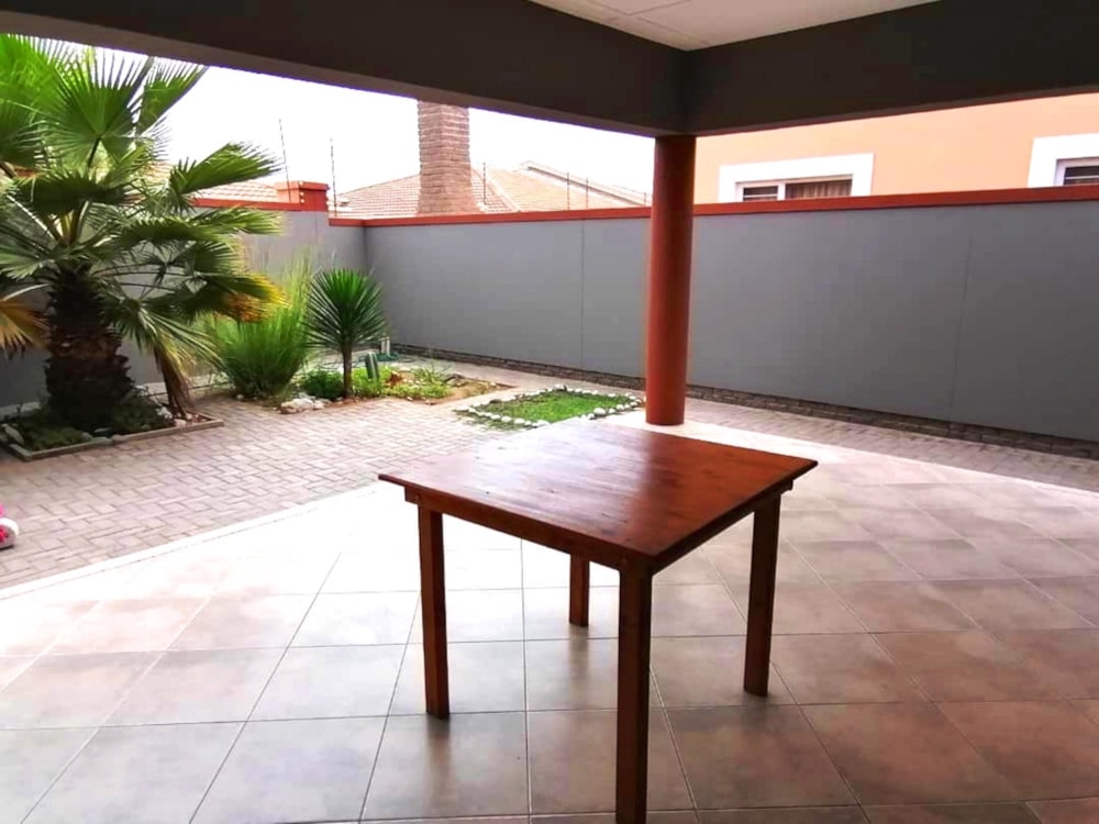 Townhouse sold in Kramersdorf, Namibia - 3NM1702098 Townhouse sold in Kramersdorf, Namibia - 3NM1702098