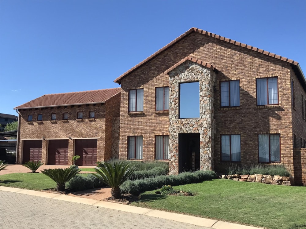 Security estate home to rent in Aquavista Mountain Estate - PNL1678907 Security estate home to rent in Aquavista Mountain Estate - PNL1678907