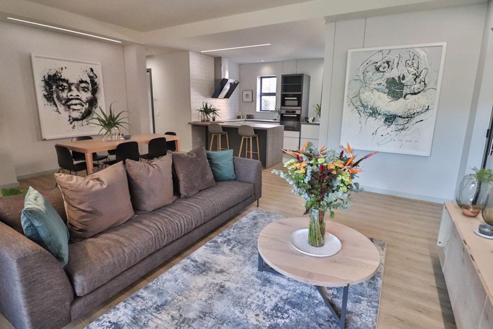 Apartment for sale in Waterkloof, Pretoria East - PT1728346