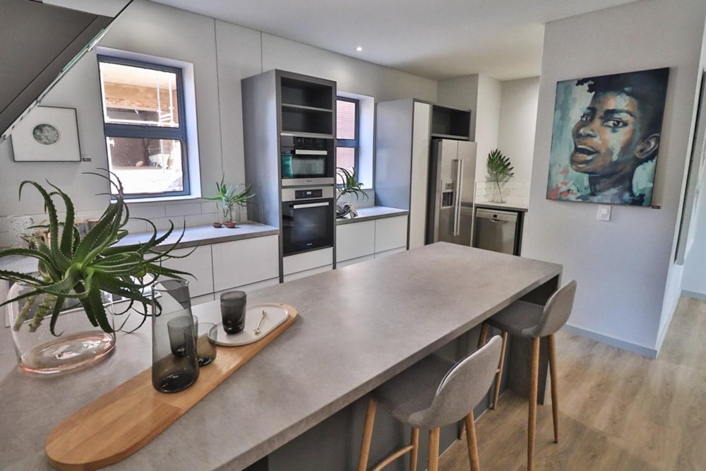 Apartment for sale in Waterkloof, Pretoria East - PT1728346