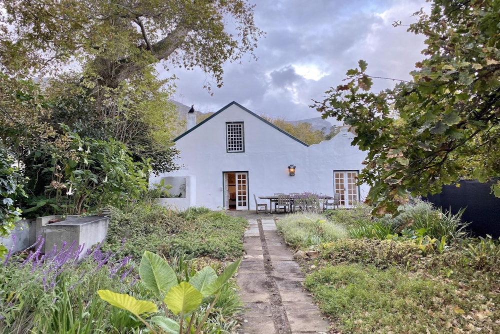 House let in Constantia, Cape Town - RBL1696342 House let in Constantia, Cape Town - RBL1696342