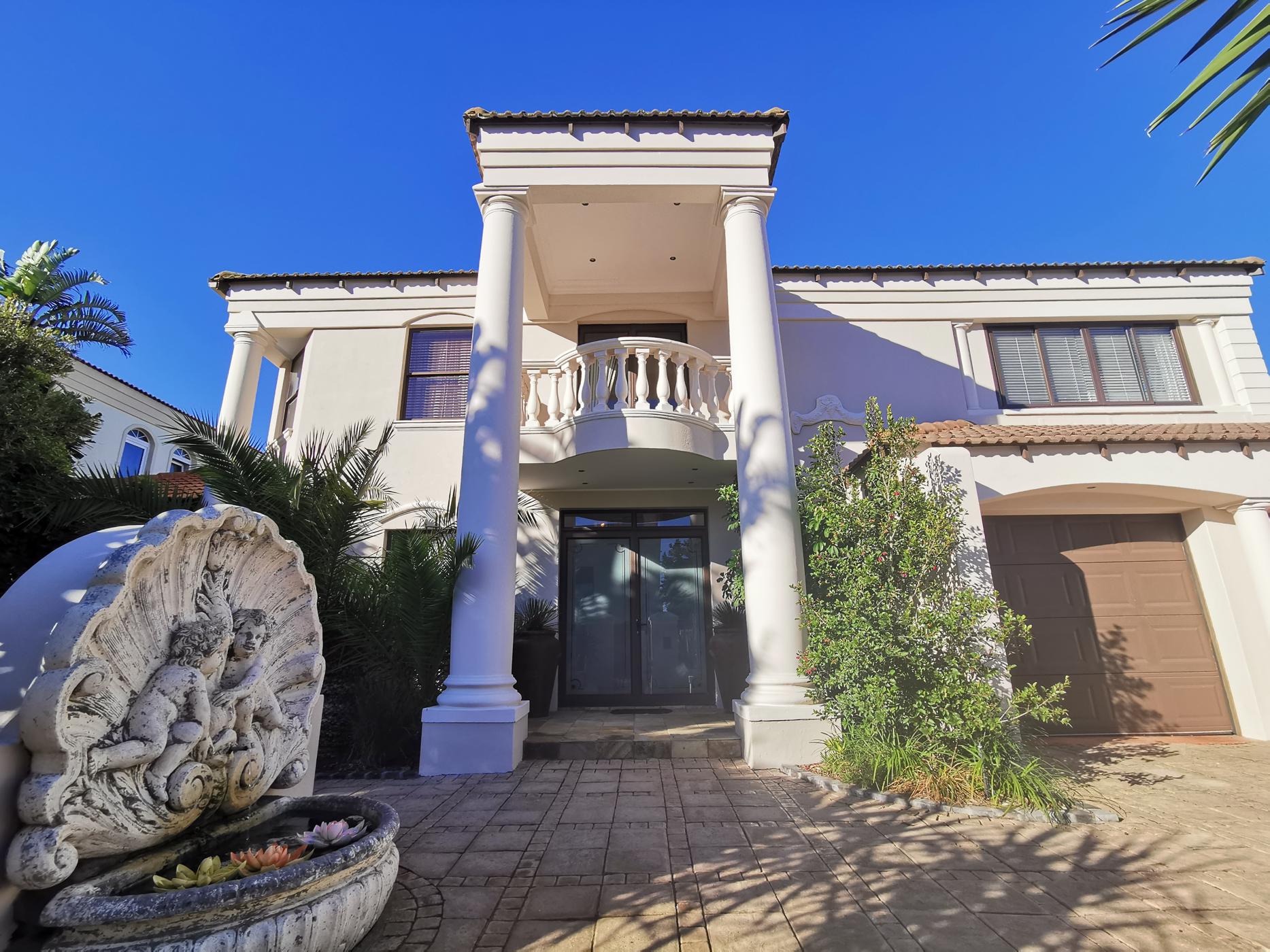 Double-storey house to rent in Sunset Beach, Cape Town - 1TV1739022