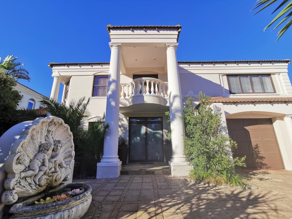 Double-storey house to rent in Sunset Beach, Cape Town - 1TV1739022