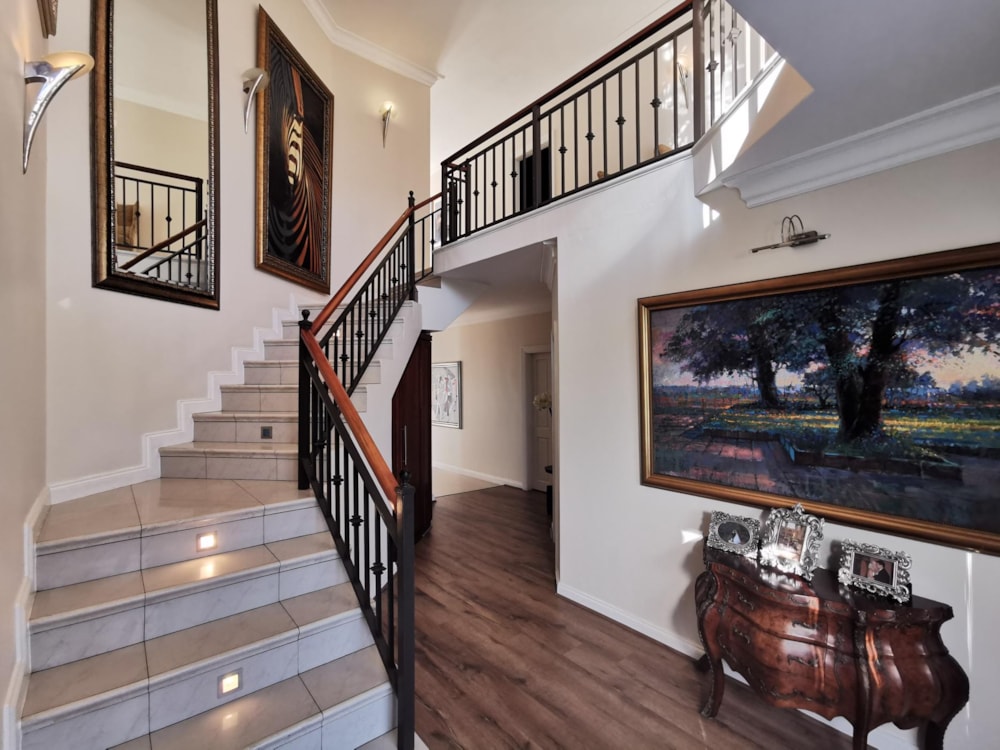 Double-storey house to rent in Sunset Beach, Cape Town - 1TV1739022