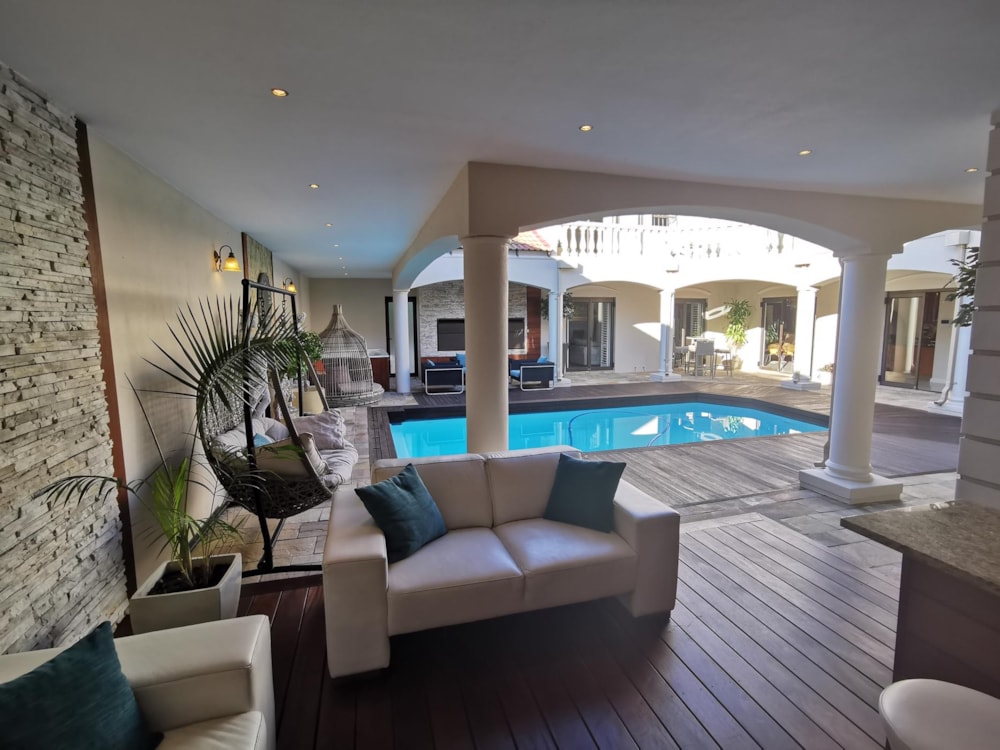 Double-storey house to rent in Sunset Beach, Cape Town - 1TV1739022 Double-storey house to rent in Sunset Beach, Cape Town - 1TV1739022