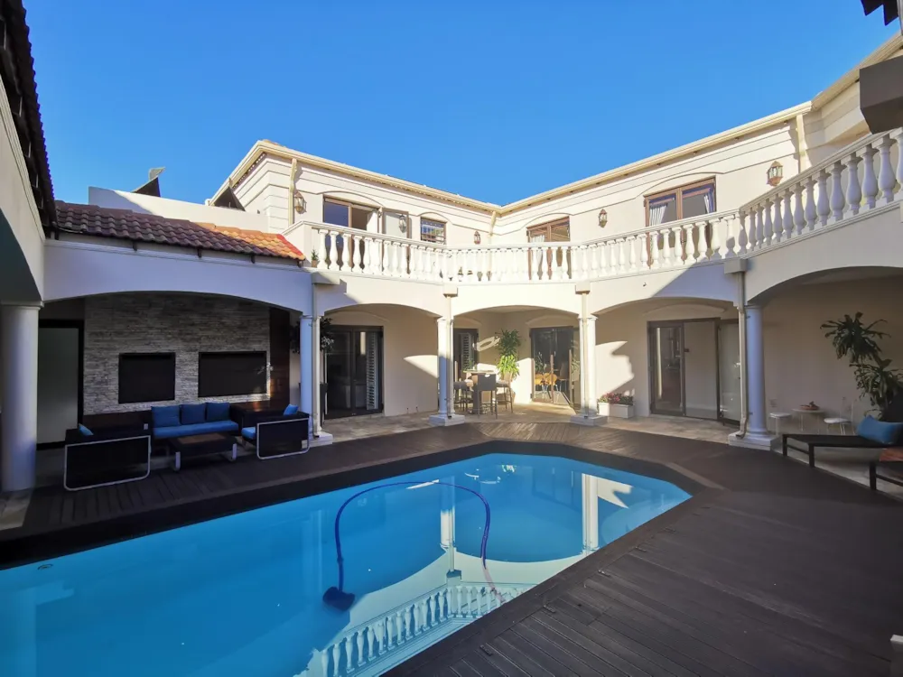 Double-storey house to rent in Sunset Beach, Cape Town - 1TV1739022 Double-storey house to rent in Sunset Beach, Cape Town - 1TV1739022