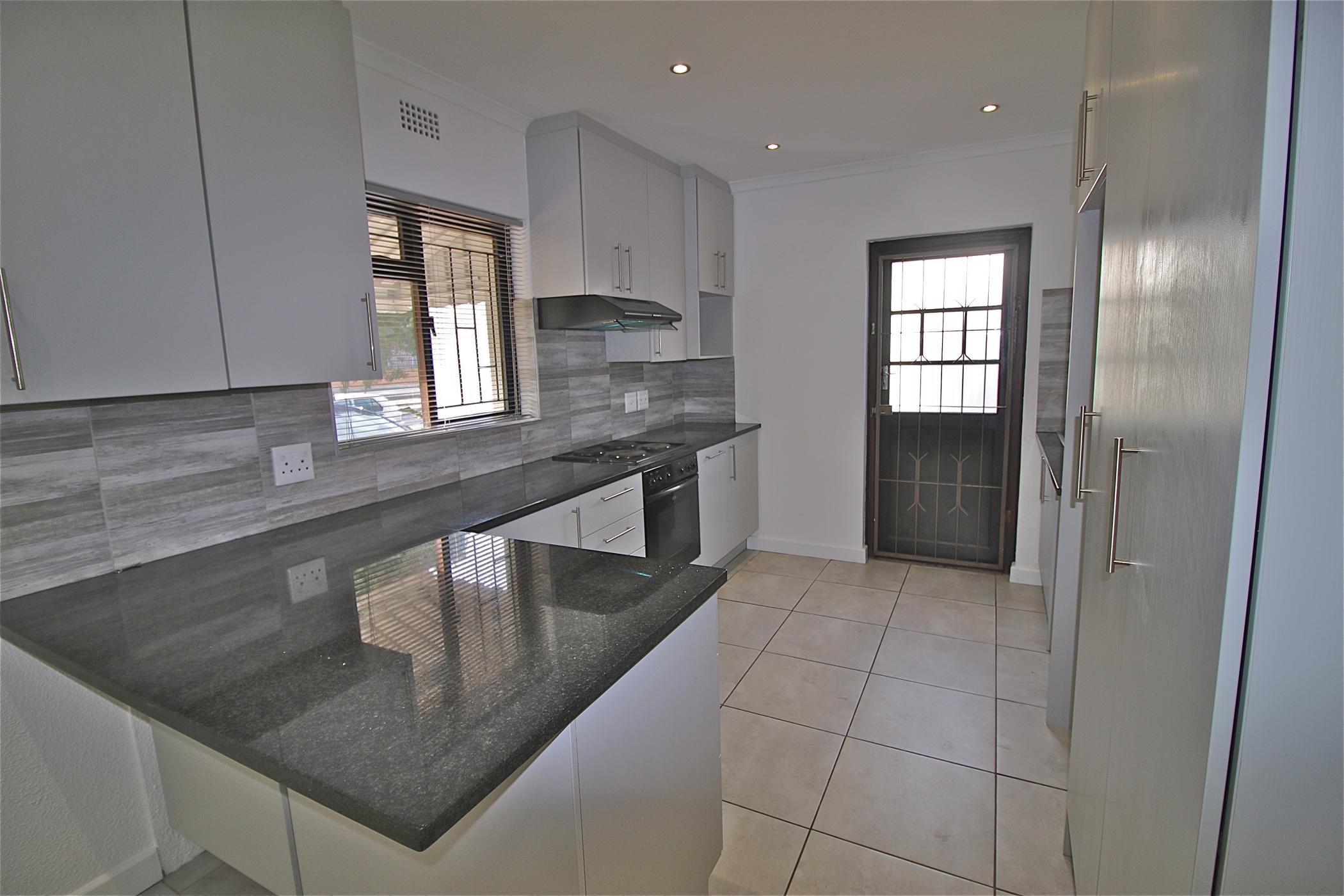 House let in Edgemead - 1PLA1683214