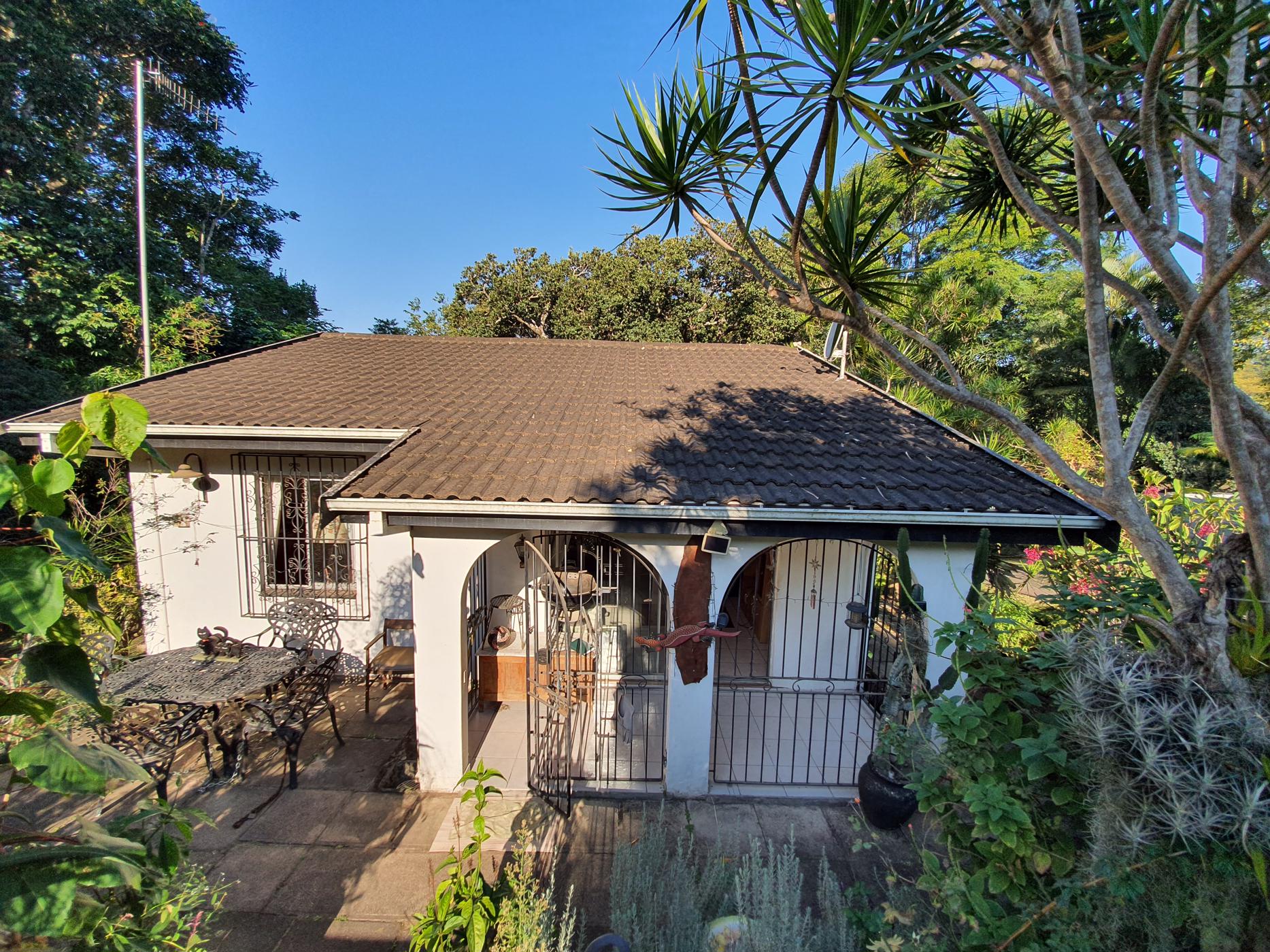 Garden cottage let in Padfield Park - 1KF1685143