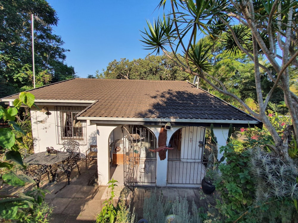 Garden cottage let in Padfield Park - 1KF1685143