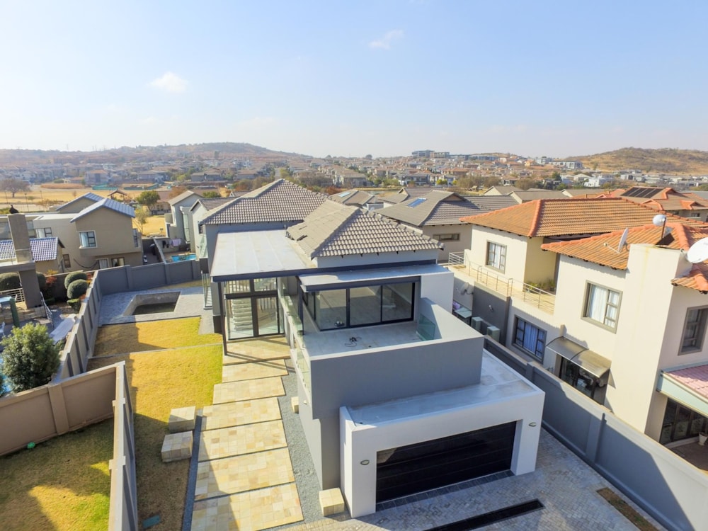 House for sale in Aspen Lakes - 1GV1692048