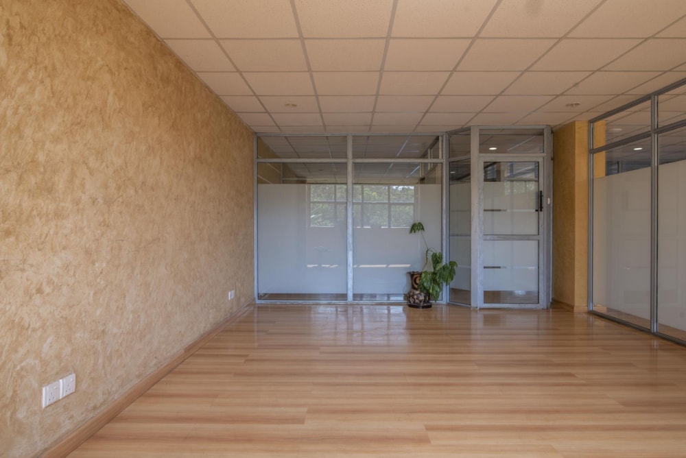 Commercial office to rent in Kilimani, Kenya - 3KE1737894
