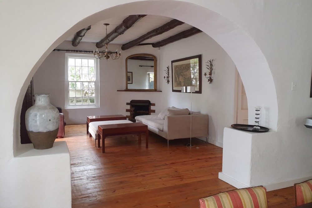 House let in Constantia, Cape Town - RBL1696342 House let in Constantia, Cape Town - RBL1696342