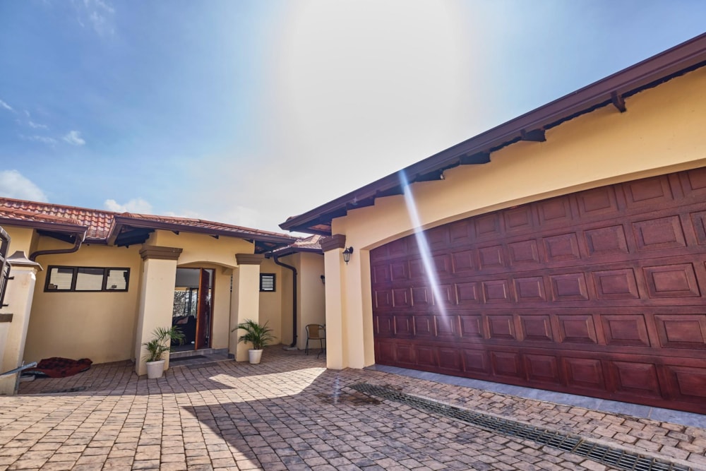Townhouse for sale in Amanzimtoti - 1WB1677590 Townhouse for sale in Amanzimtoti - 1WB1677590