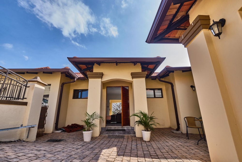 Townhouse for sale in Amanzimtoti - 1WB1677590 Townhouse for sale in Amanzimtoti - 1WB1677590