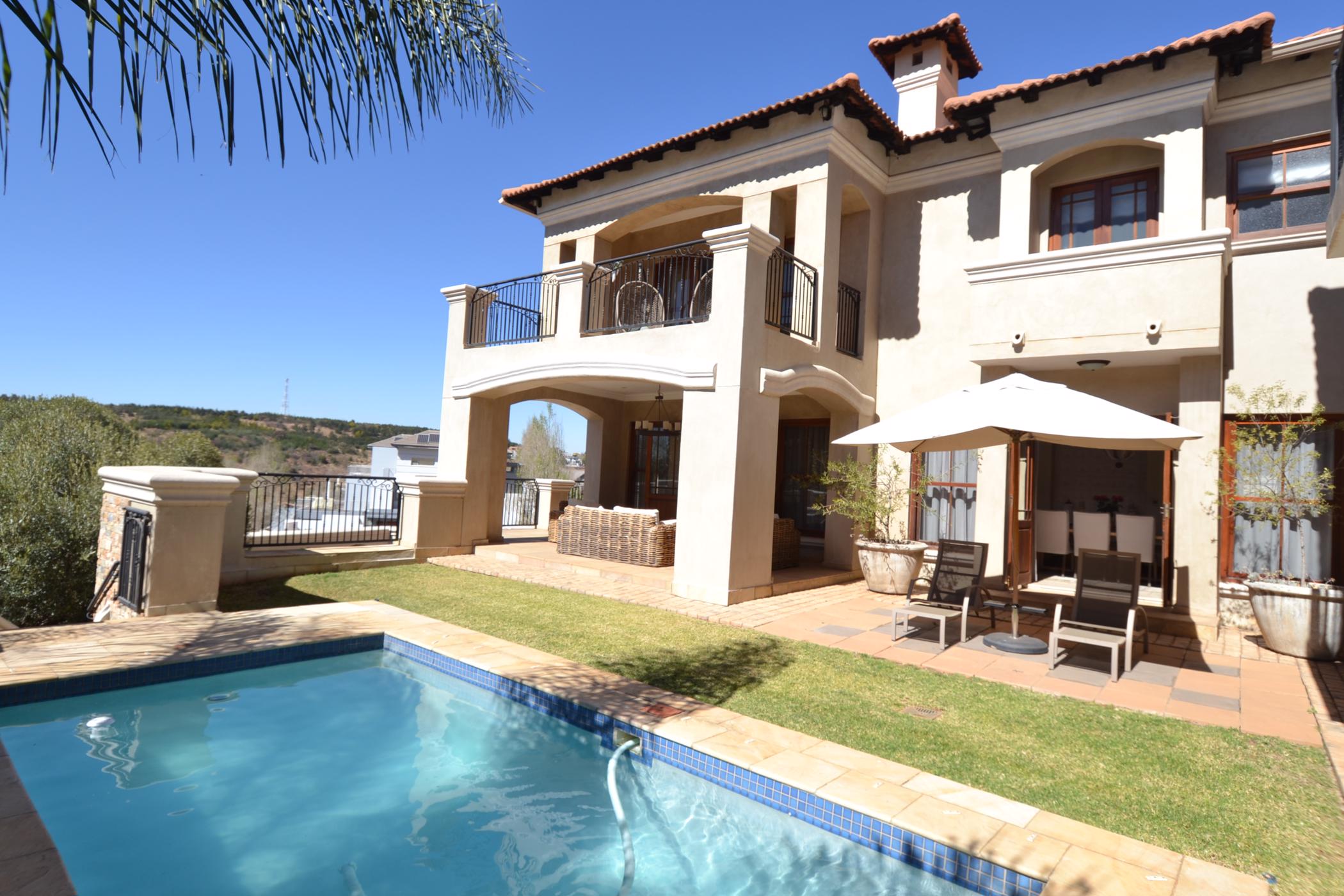 Security estate home for sale in Waterkloof Ridge - PT1735411