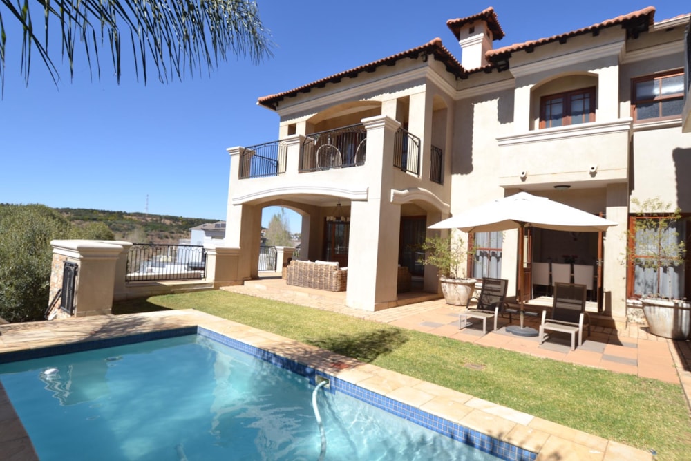 Security estate home for sale in Waterkloof Ridge - PT1735411