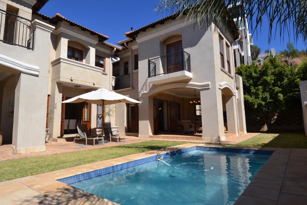 Security estate home for sale in Waterkloof Ridge - PT1735411