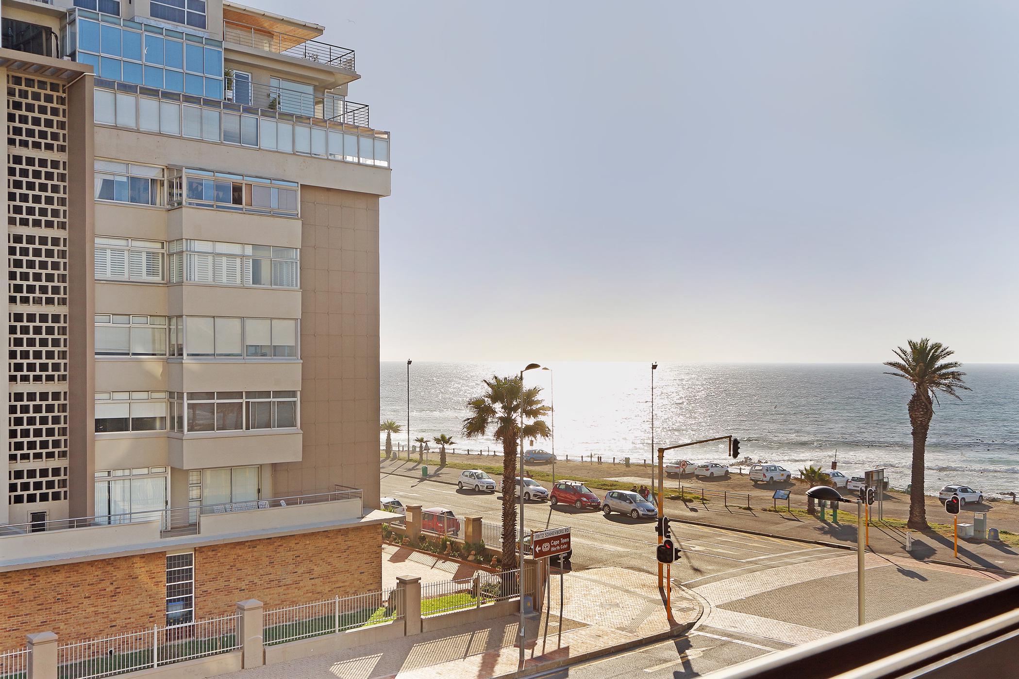 Studio apartment sold in Mouille Point - AS1685179