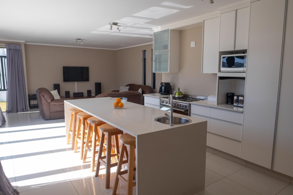 House for sale in Nahoon Valley Park - 1EZ1710035 House for sale in Nahoon Valley Park - 1EZ1710035