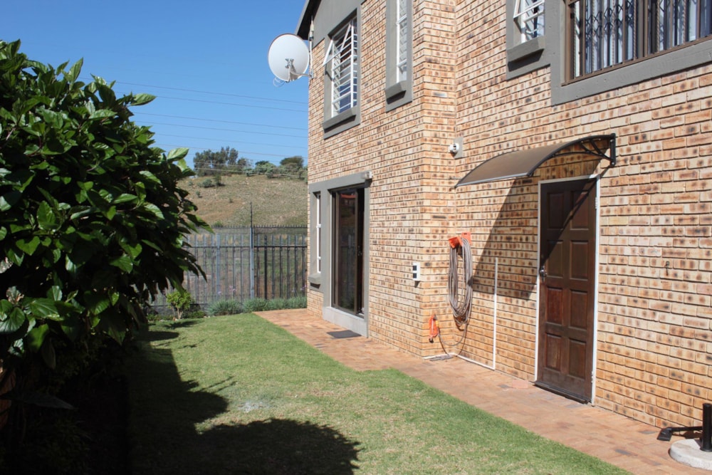 Townhouse to rent in Wilgeheuwel - RAL1750720