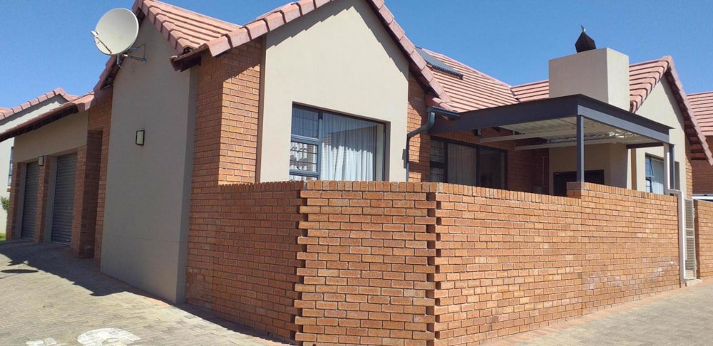 Townhouse let in Wild Olive Estate - 1BX1697725 Townhouse let in Wild Olive Estate - 1BX1697725