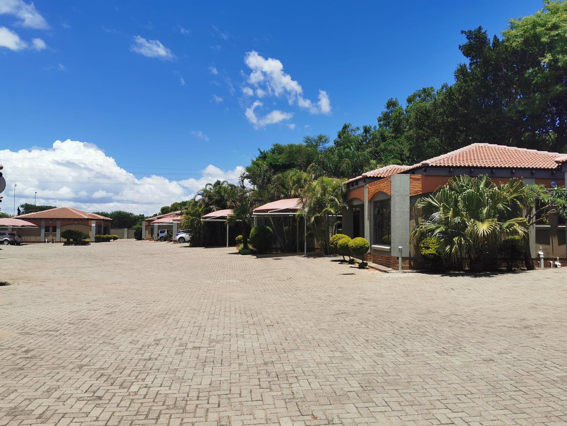 Townhouse for sale in Bendor Park - 1PS1735062