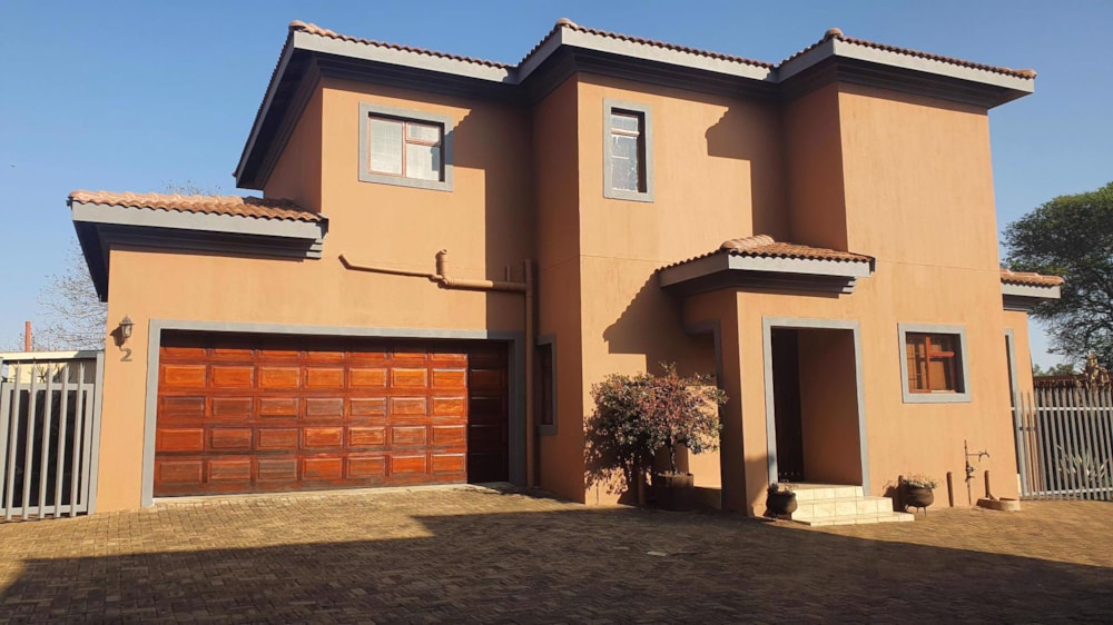 Double-storey house to rent in Lydenburg (Mashishing) - 1LY1741045 Double-storey house to rent in Lydenburg (Mashishing) - 1LY1741045