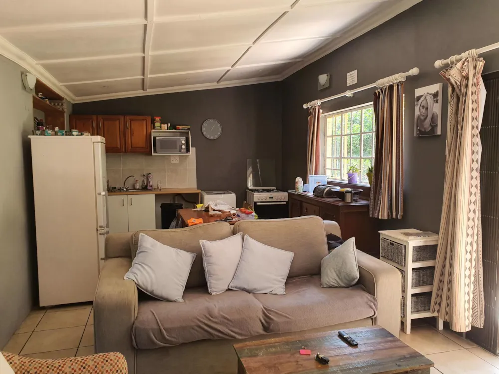 Garden cottage let in Gillitts - 1KF1712904