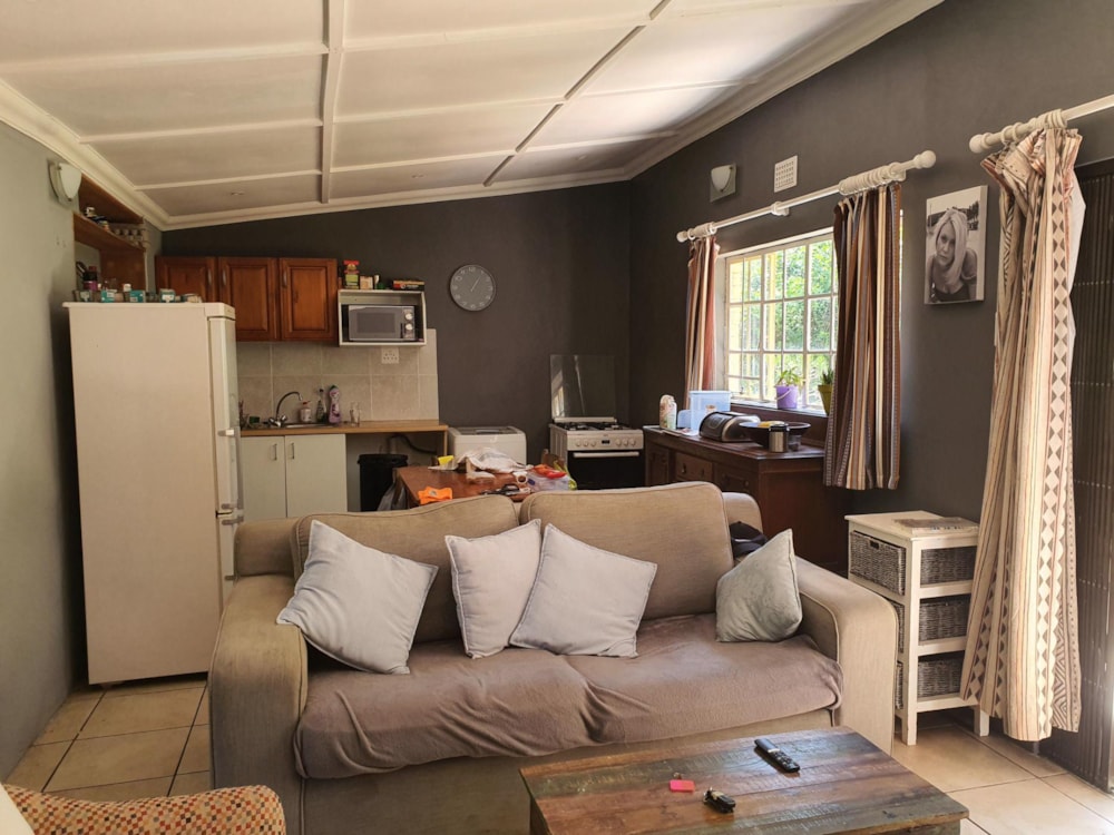 Garden cottage let in Gillitts - 1KF1712904 Garden cottage let in Gillitts - 1KF1712904