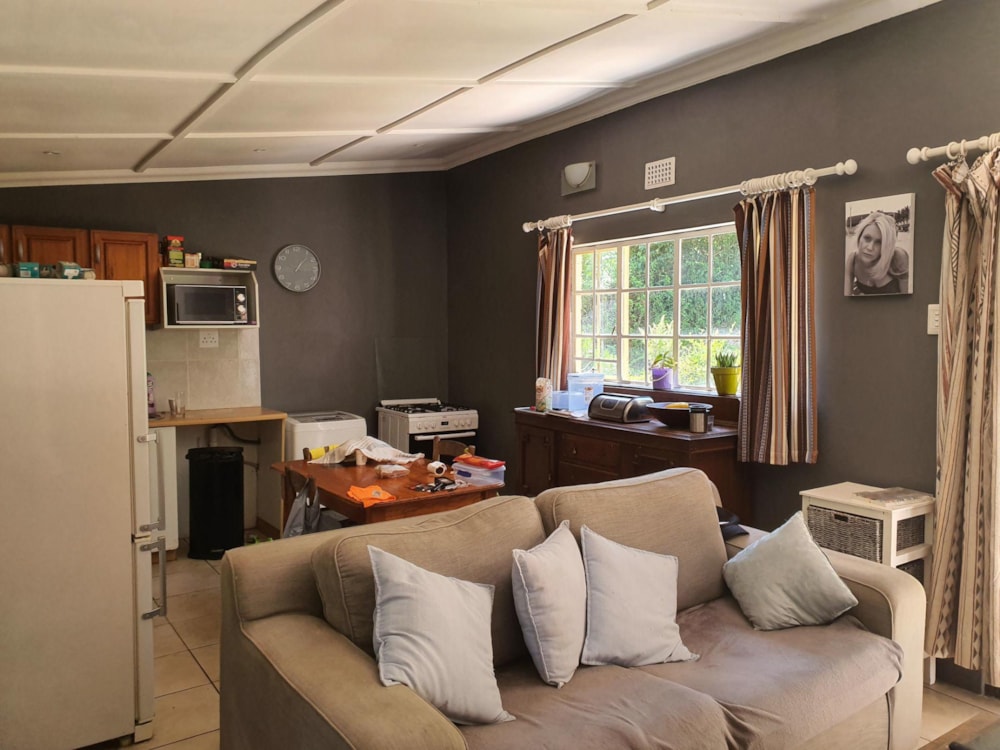 Garden cottage let in Gillitts - 1KF1712904 Garden cottage let in Gillitts - 1KF1712904