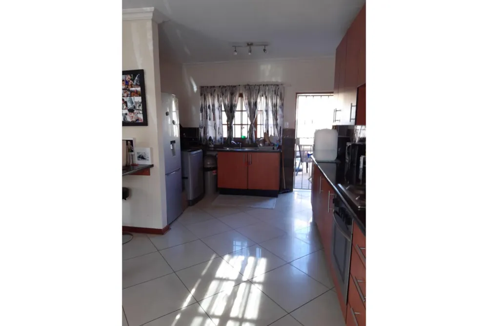 Townhouse to rent in Bendor Park - 1PS1730145 Townhouse to rent in Bendor Park - 1PS1730145