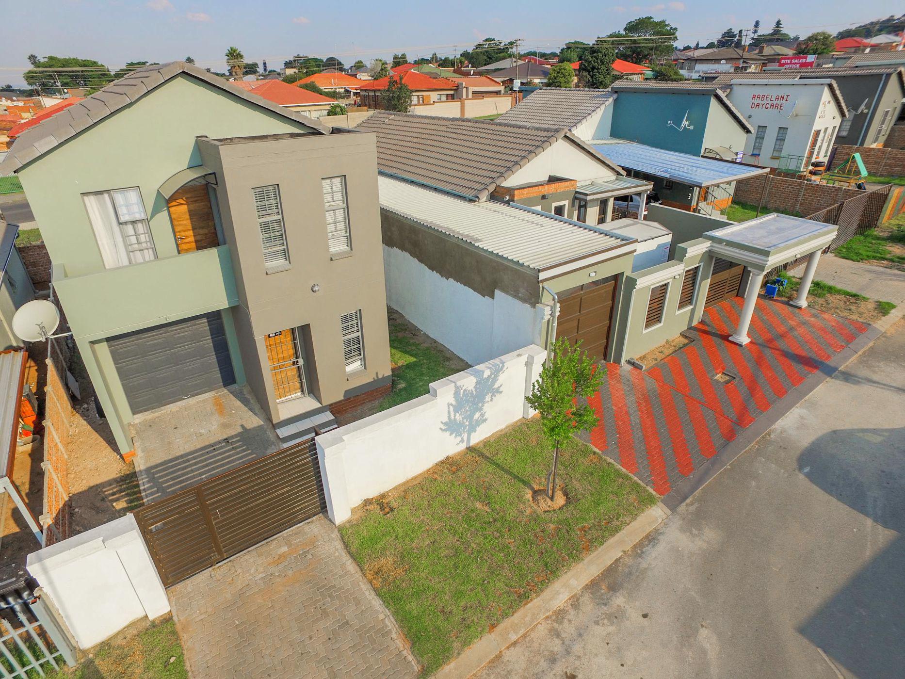 House sold in South Hills - 1GV1700381