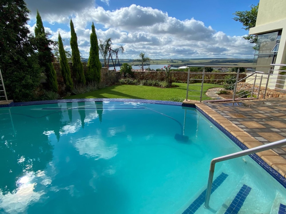 Security complex home for sale in Aquavista Mountain Estate - PRN1715400