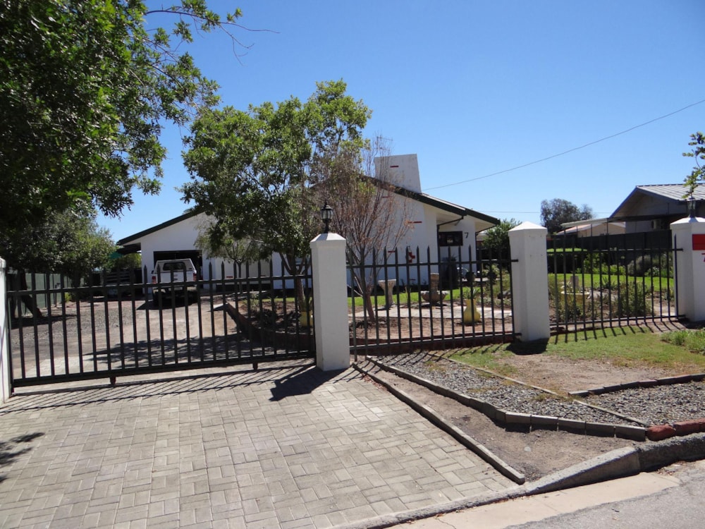 House for sale in Hospital Hill, Beaufort West - 1KK1739992 House for sale in Hospital Hill, Beaufort West - 1KK1739992