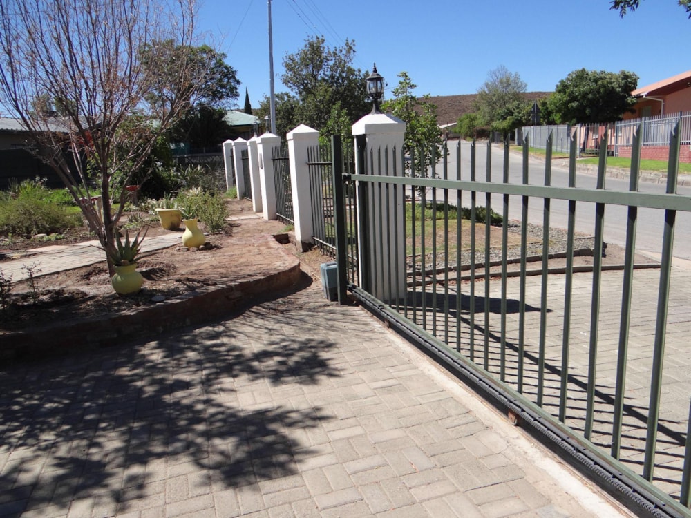 House for sale in Hospital Hill, Beaufort West - 1KK1739992 House for sale in Hospital Hill, Beaufort West - 1KK1739992