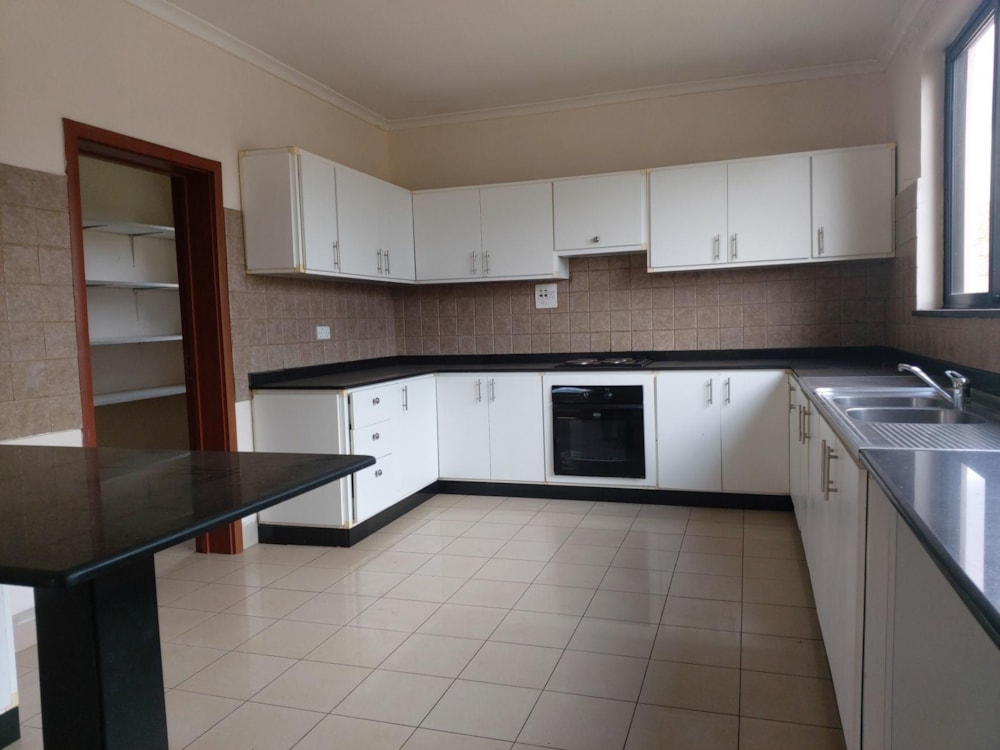 Townhouse to rent in Woodlands, Zambia - 3ZA1748489 Townhouse to rent in Woodlands, Zambia - 3ZA1748489