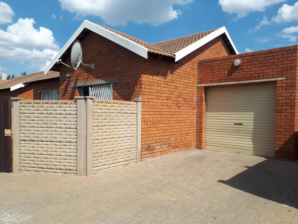 Townhouse let in Noordhoek, Bloemfontein - 1BX1718411 Townhouse let in Noordhoek, Bloemfontein - 1BX1718411