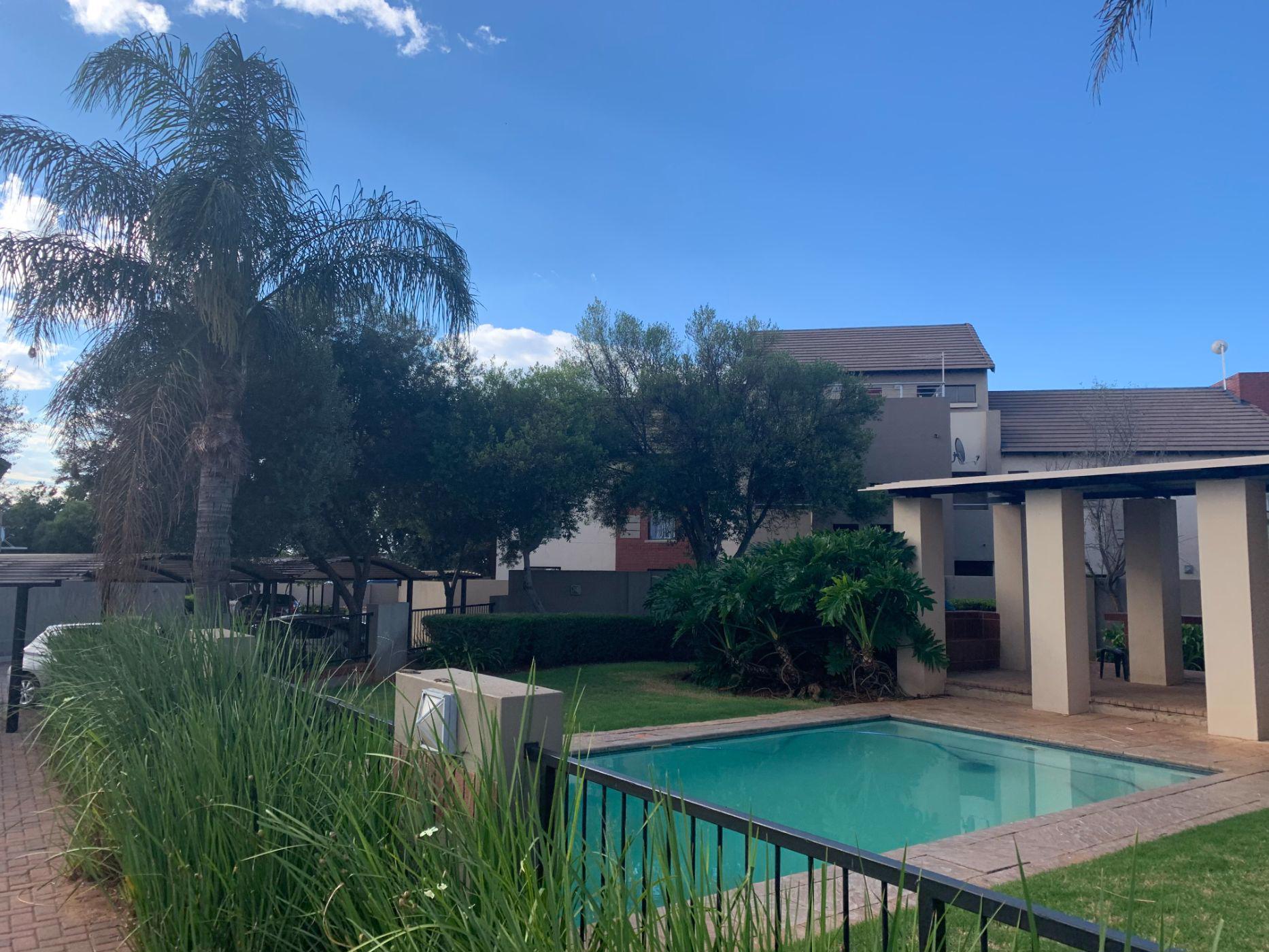 Townhouse to rent in Bendor Park - 1PS1747520