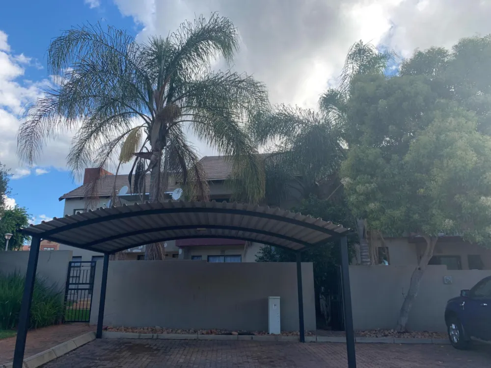 Townhouse let in Bendor Park - 1PS1747520