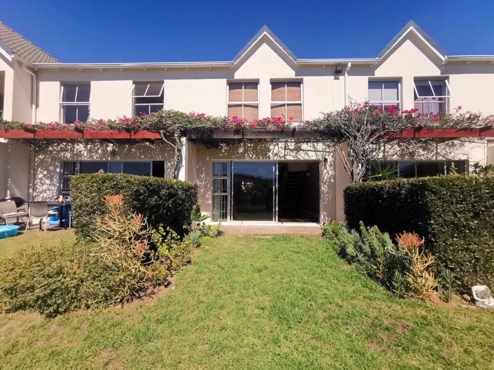 Double-storey apartment to rent in Vredehoek - CBL1751448 Double-storey apartment to rent in Vredehoek - CBL1751448